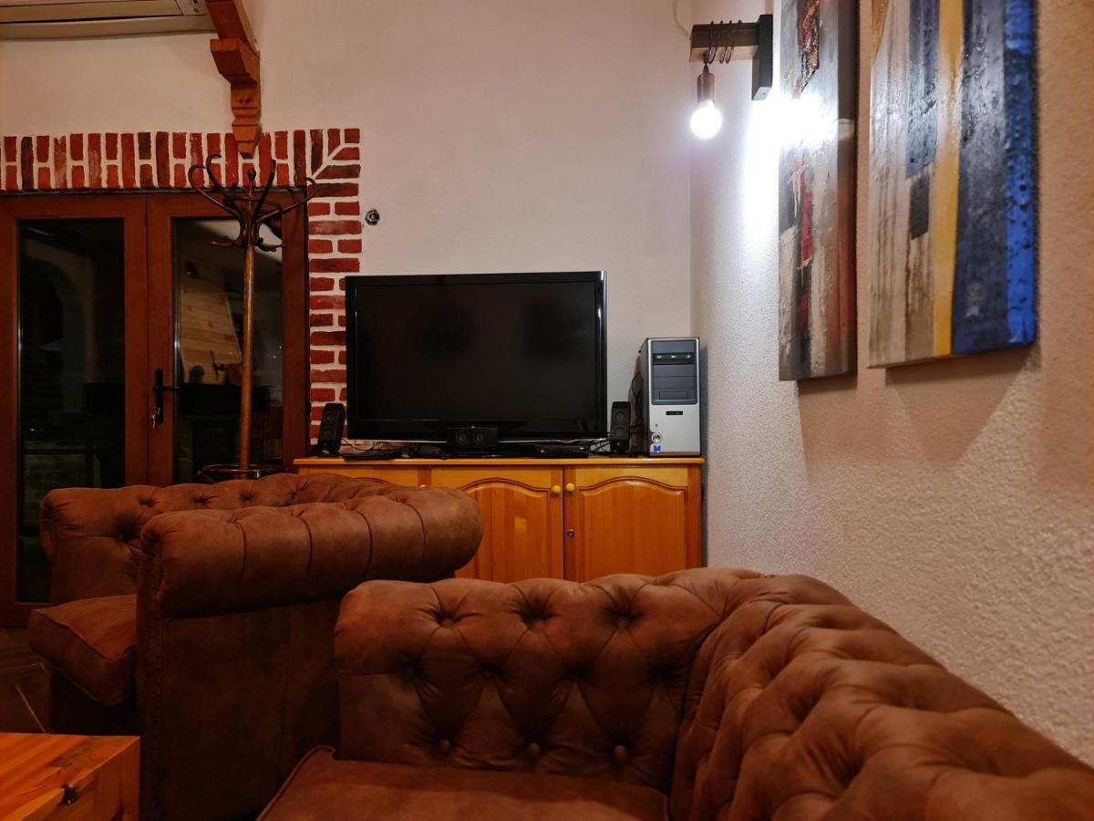 Къща за гости Каза Роза - Swiss Style Chalet Casa Rosa Guest House Кюстендил Екстериор снимка