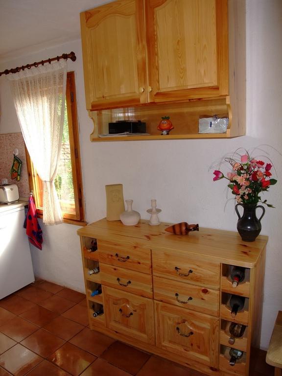 Къща за гости Каза Роза - Swiss Style Chalet Casa Rosa Guest House Кюстендил Стая снимка